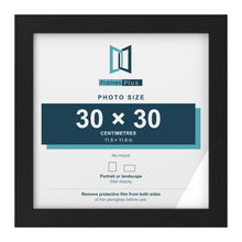 Black picture frame for a 30 x 30 cm photo