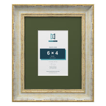 Cassis Cream 10 x 8 inch picture frame with a green mount for a 6 x 4 inch photo