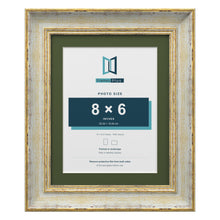 Cassis Cream 10 x 8 inch picture frame with a green mount for an 8 x 6 inch photo