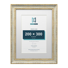 Cassis Cream 40 x 30 cm picture frame with a white mount for a 30 x 20 cm photo