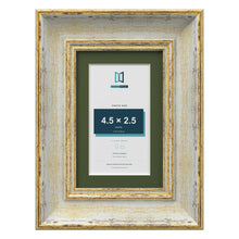 Cassis Cream 6 x 4 inch picture frame with a green mount for a 4.5 x 2.5 inch photo