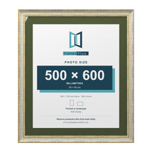 Cassis Cream 70 x 60 cm picture frame with a green mount for a 60 x 50 cm photo