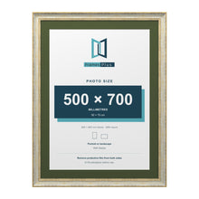 Cassis Cream 80 x 60 cm picture frame with a green mount for a 70 x 50 cm photo