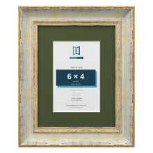 Cassis Cream 9 x 7 inch picture frame with a green mount for a 6 x 4 inch photo