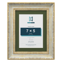 Cassis Cream 9 x 7 inch picture frame with a green mount for a 7 x 5 inch photo