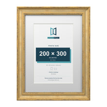 Cassis Gold 40 x 30 cm picture frame with a white mount for a 30 x 20 cm photo