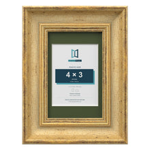 Cassis Gold 6 x 4 inch picture frame with a green mount for a 4 x 3 inch photo
