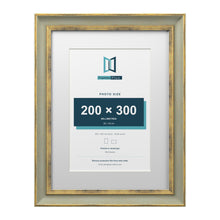Cassis Green 40 x 30 cm picture frame with a white mount for a 30 x 20 cm photo