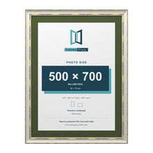 Cassis Light Grey 80 x 60 cm picture frame with a green mount for a 70 x 50 cm photo