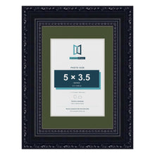 Louis Black 7 x 5 inch picture frame with a green mount for a 5 x 3.5 inch photo