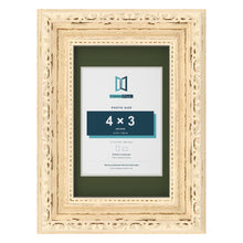 Louis Cream 6 x 4 inch picture frame with a green mount for a 4 x 3 inch photo