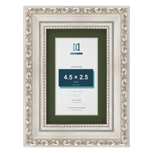 Louis Silver 6 x 4 inch picture frame with a green mount for a 4.5 x 2.5 inch photo