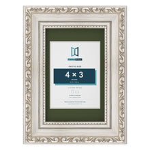 Louis Silver 6 x 4 inch picture frame with a green mount for a 4 x 3 inch photo