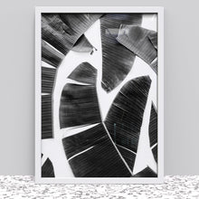 Black White Oak Photo Frame for A1 59.4 x 84.1 cm (23.4x33.1 Inches) Picture Photo Poster, Hang on wall - Framesplus.co.uk