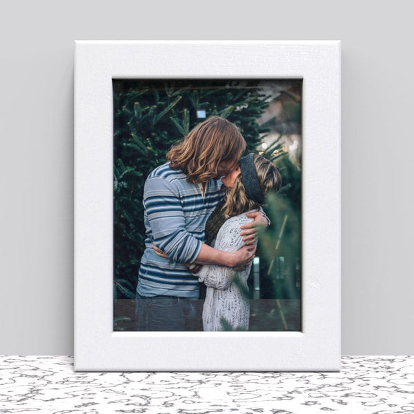 Black White Oak Photo Frame for 8x6 Inches (20.3 x 15.2 cm) Picture Photo, Stand or Hang - Framesplus.co.uk